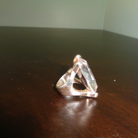 Oversized faux crystal ring- costume jewelry - Picture 3 of 9